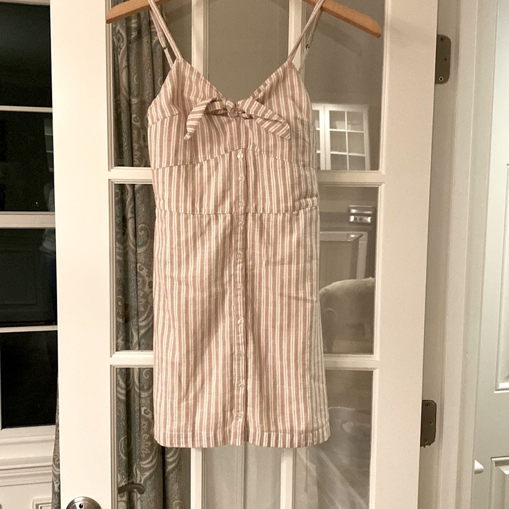Abercrombie size XS white and beige sun dress NWT.
